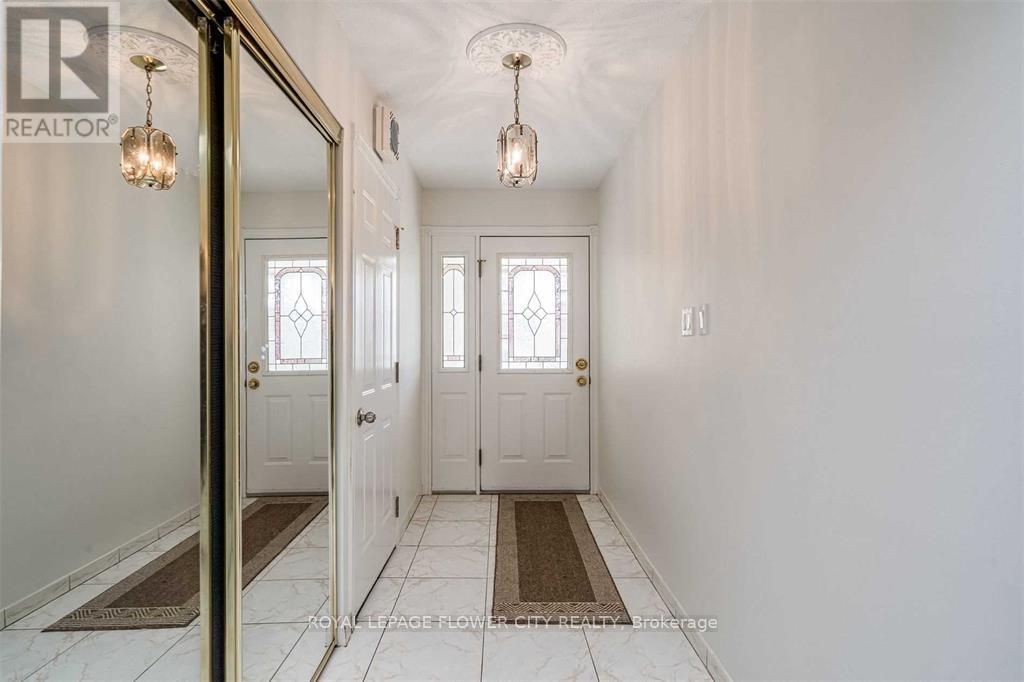 6 Reynier Drive, Brampton, Ontario  L6Z 1L4 - Photo 3 - W12713934