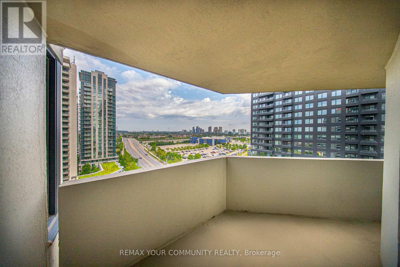 1404 - 330 Rathburn Road W, Mississauga, Ontario  L5B 3Y1 - Photo 17 - W12713938