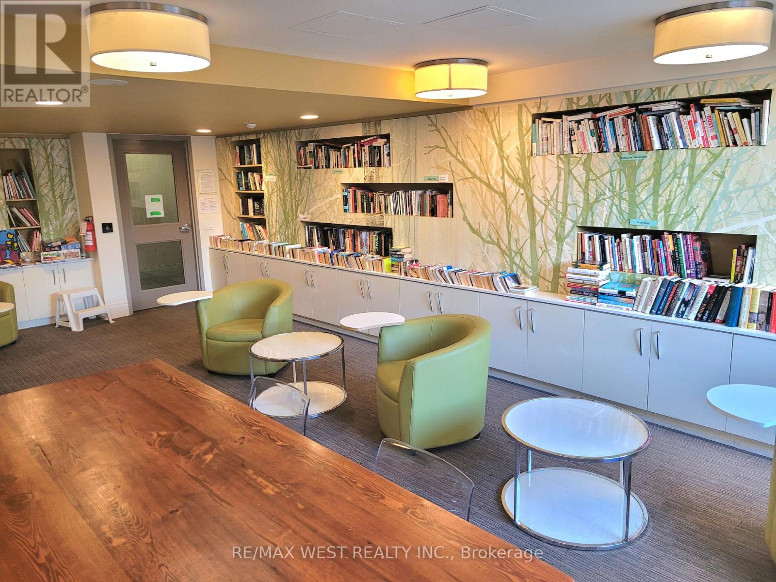 224 - 60 Heintzman Street, Toronto, Ontario  M6P 2J6 - Photo 8 - W12713946