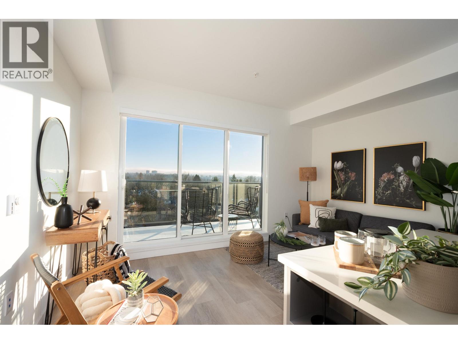 606 2268 E Broadway, Vancouver, British Columbia  V5N 1W9 - Photo 2 - R3072723