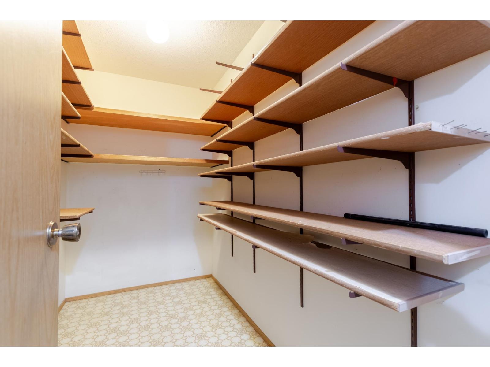 202 2853 Bourquin Crescent, Abbotsford, British Columbia  V2S 6H6 - Photo 24 - R3080341