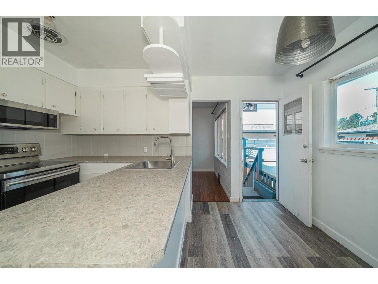 432 W 25th Street, North Vancouver, British Columbia  V7N 2G2 - Photo 24 - R3072773