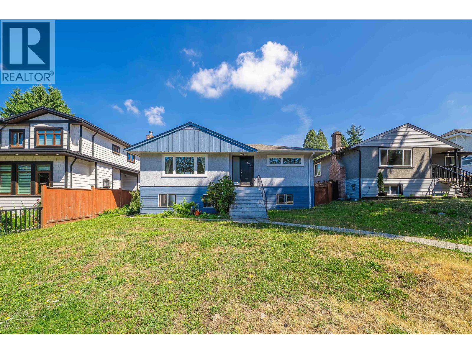 432 W 25TH STREET, North Vancouver, British Columbia