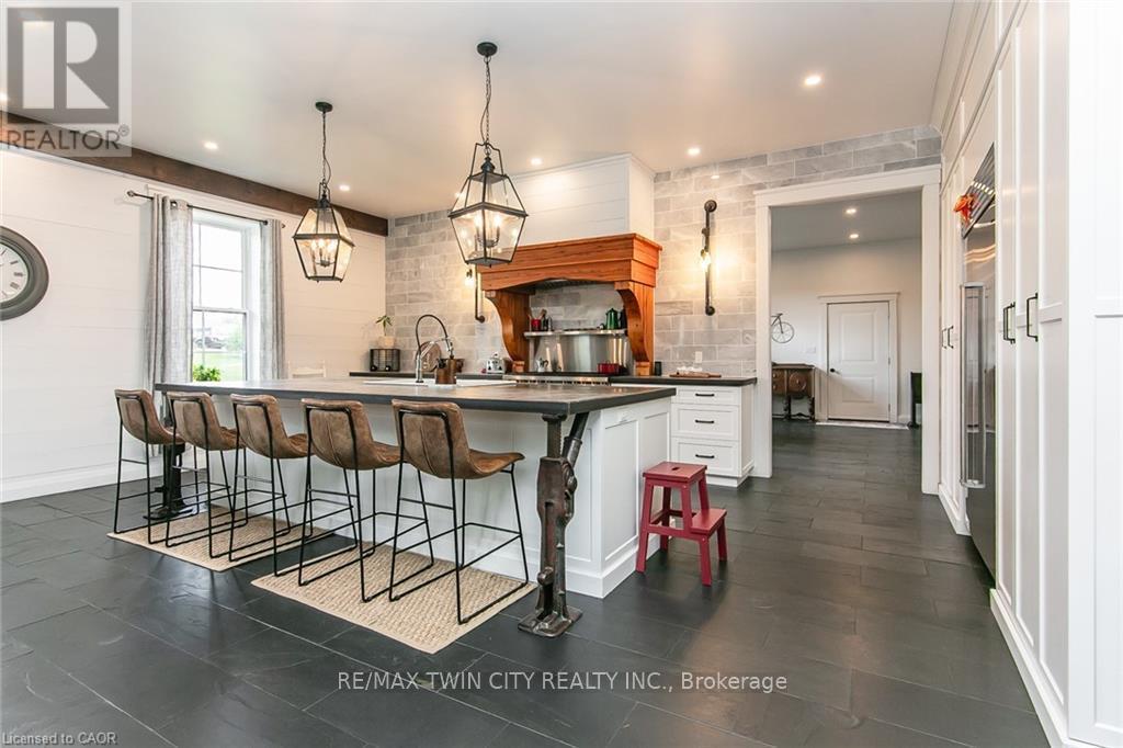 141 Ruth Anne Place W, Mapleton, Ontario  N0G 2K0 - Photo 15 - X12713892