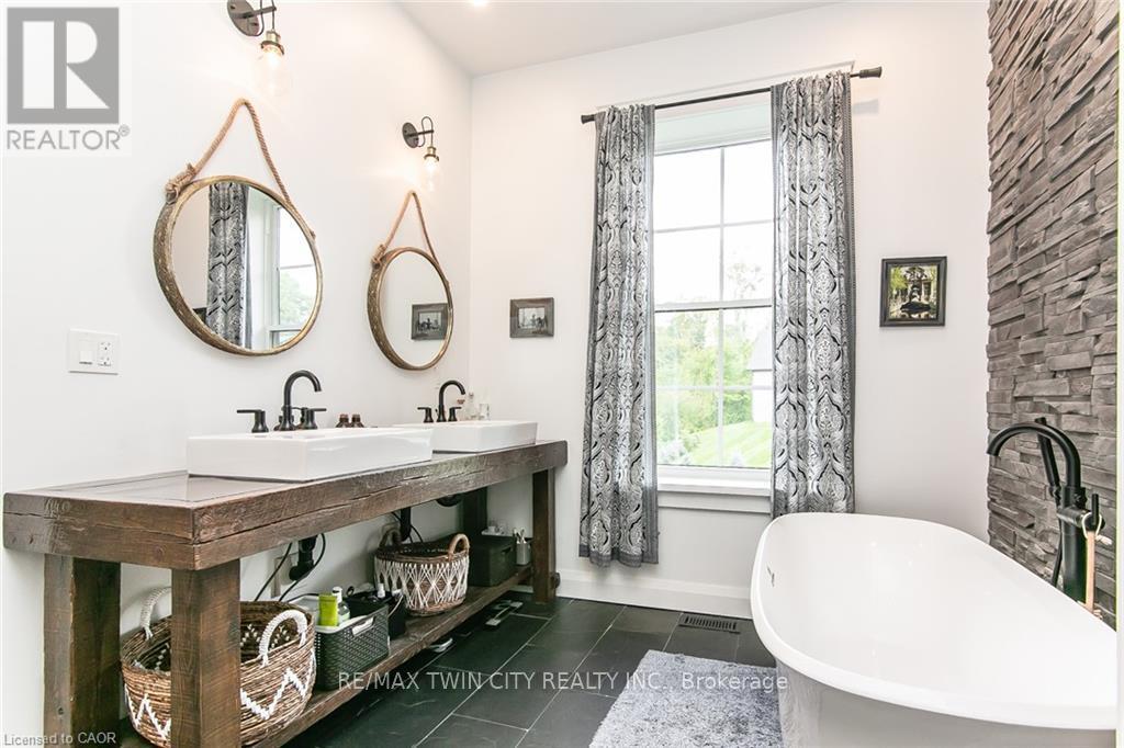 141 Ruth Anne Place W, Mapleton, Ontario  N0G 2K0 - Photo 21 - X12713892