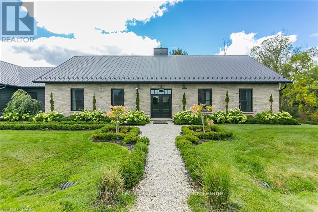 141 Ruth Anne Place W, Mapleton, Ontario  N0G 2K0 - Photo 3 - X12713892