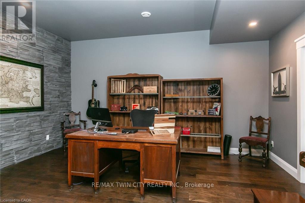 141 Ruth Anne Place W, Mapleton, Ontario  N0G 2K0 - Photo 30 - X12713892