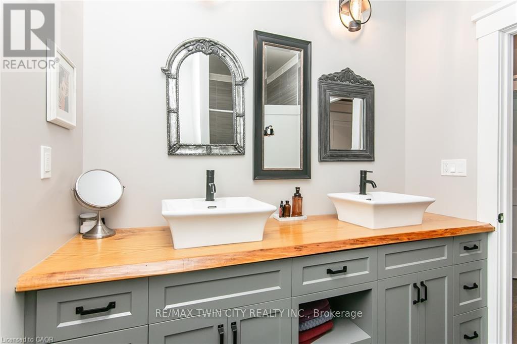 141 Ruth Anne Place W, Mapleton, Ontario  N0G 2K0 - Photo 32 - X12713892