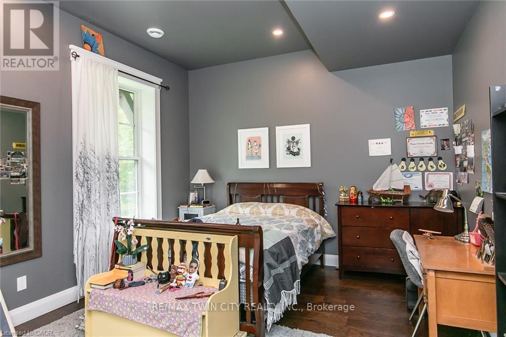 141 Ruth Anne Place W, Mapleton, Ontario  N0G 2K0 - Photo 33 - X12713892