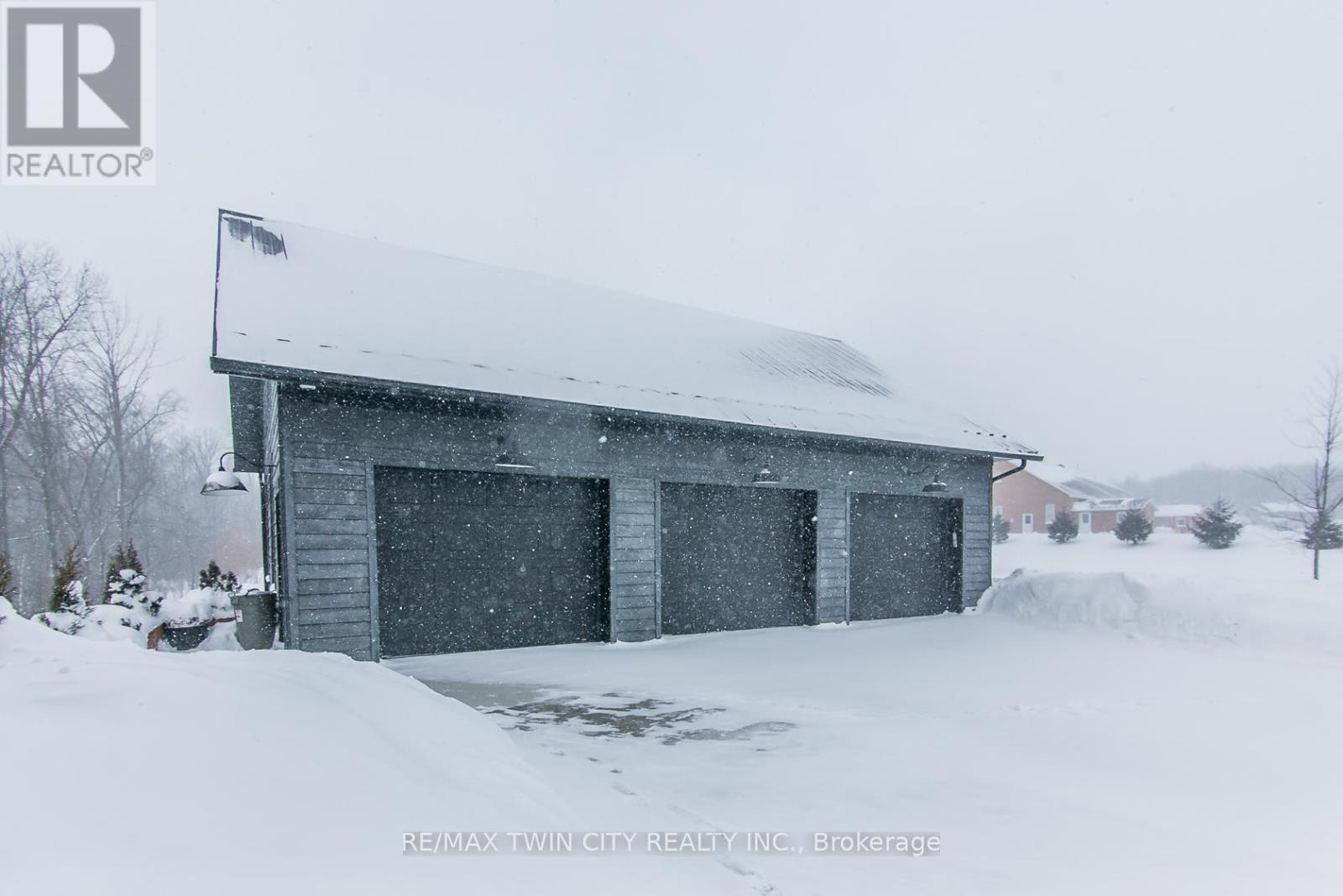 141 Ruth Anne Place W, Mapleton, Ontario  N0G 2K0 - Photo 34 - X12713892