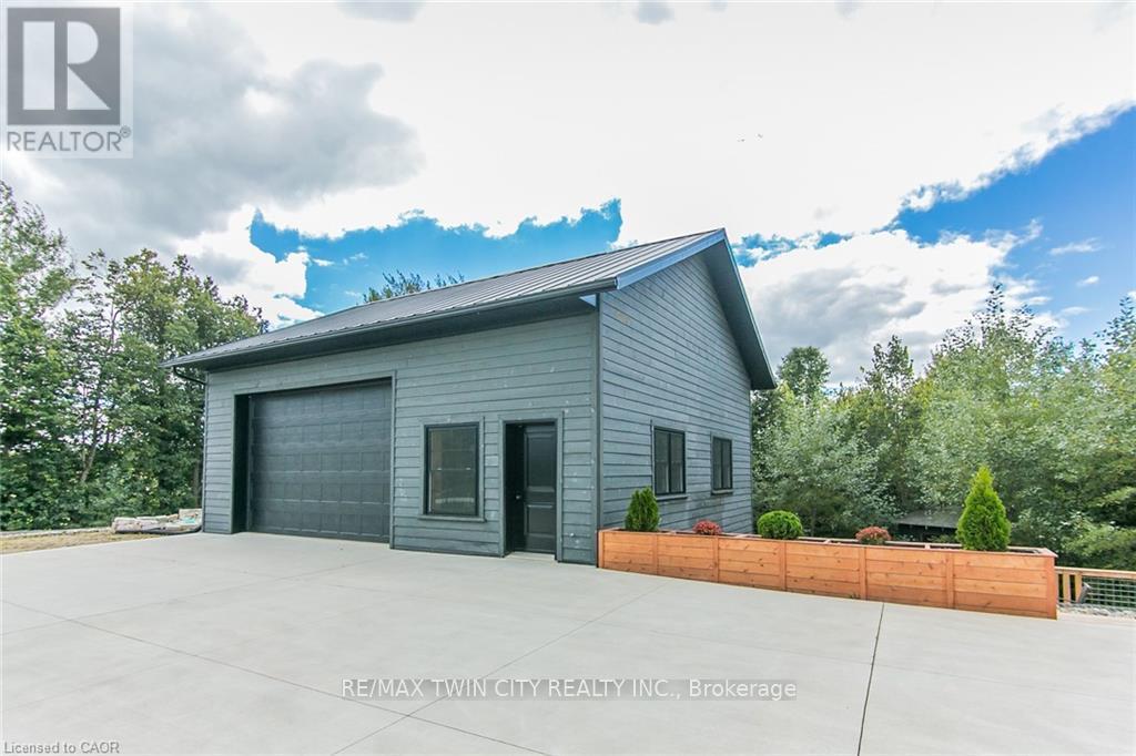 141 Ruth Anne Place W, Mapleton, Ontario  N0G 2K0 - Photo 35 - X12713892