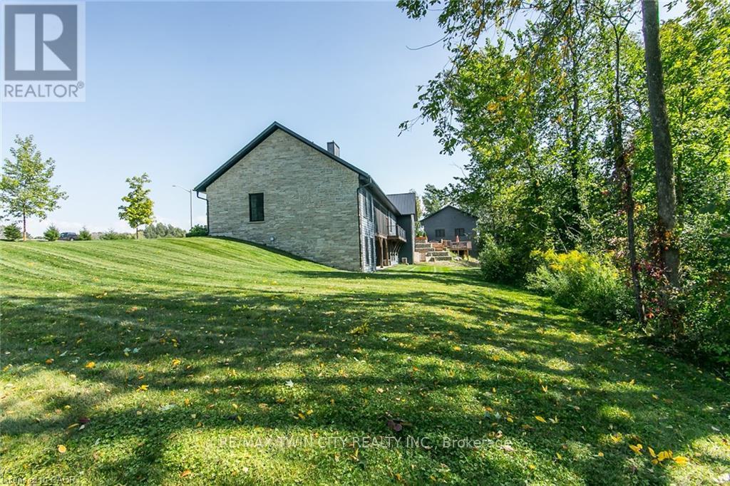 141 Ruth Anne Place W, Mapleton, Ontario  N0G 2K0 - Photo 43 - X12713892