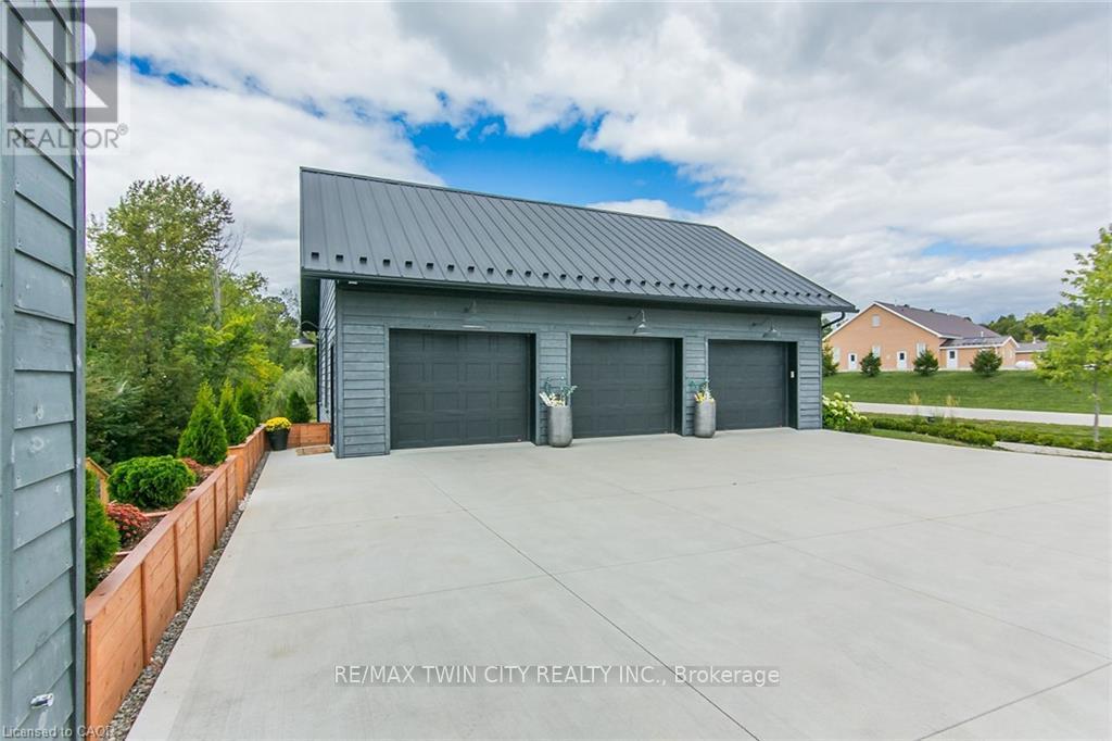 141 Ruth Anne Place W, Mapleton, Ontario  N0G 2K0 - Photo 46 - X12713892