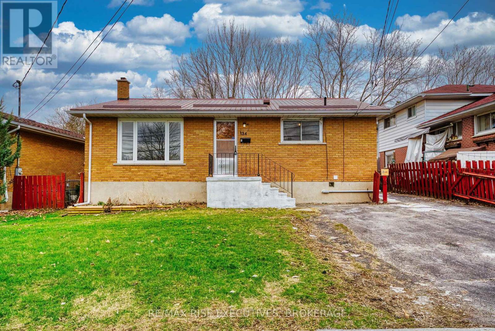 2 - 134 Weller Avenue, Kingston (Rideau), Ontario  K7K 2T7 - Photo 2 - X12714038