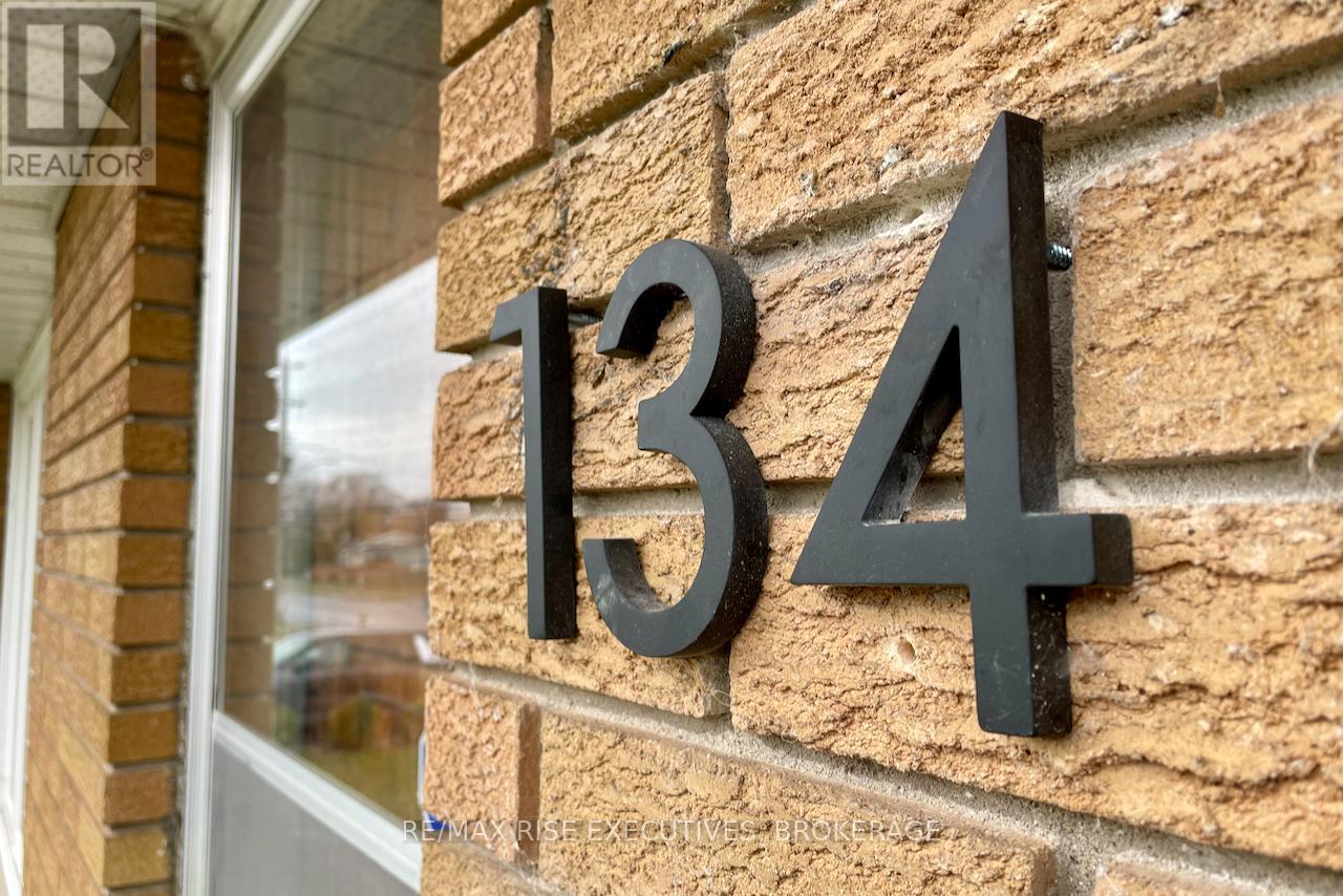 2 - 134 Weller Avenue, Kingston (Rideau), Ontario  K7K 2T7 - Photo 3 - X12714038