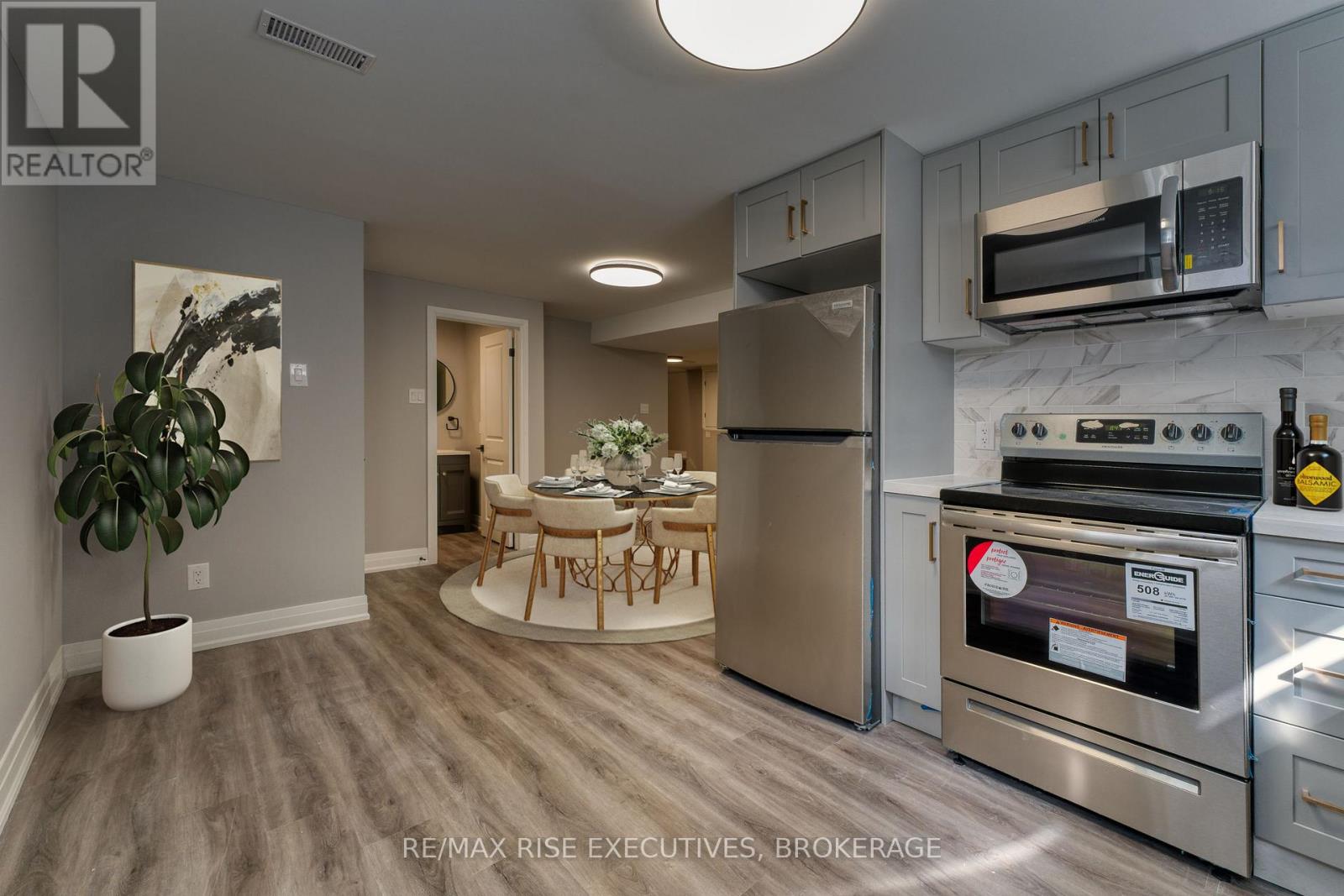 2 - 134 Weller Avenue, Kingston (Rideau), Ontario  K7K 2T7 - Photo 7 - X12714038