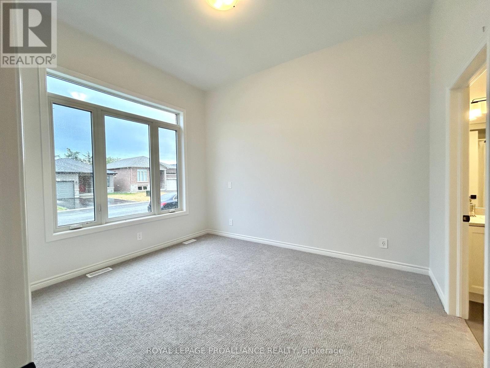 33 Athabaska Drive, Belleville, Ontario  K8N 0T1 - Photo 4 - X12714070