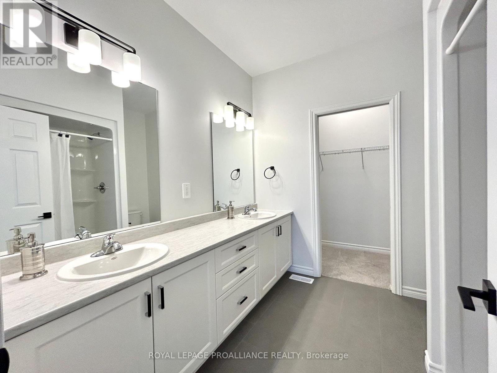 33 Athabaska Drive, Belleville, Ontario  K8N 0T1 - Photo 5 - X12714070