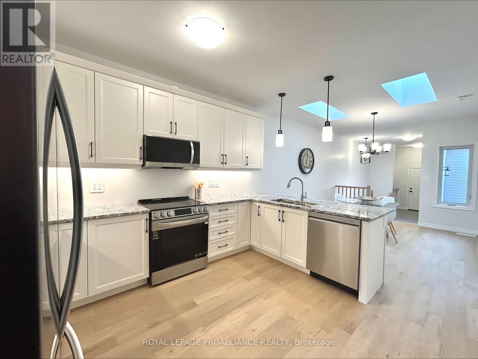 33 Athabaska Drive, Belleville, Ontario  K8N 0T1 - Photo 7 - X12714070