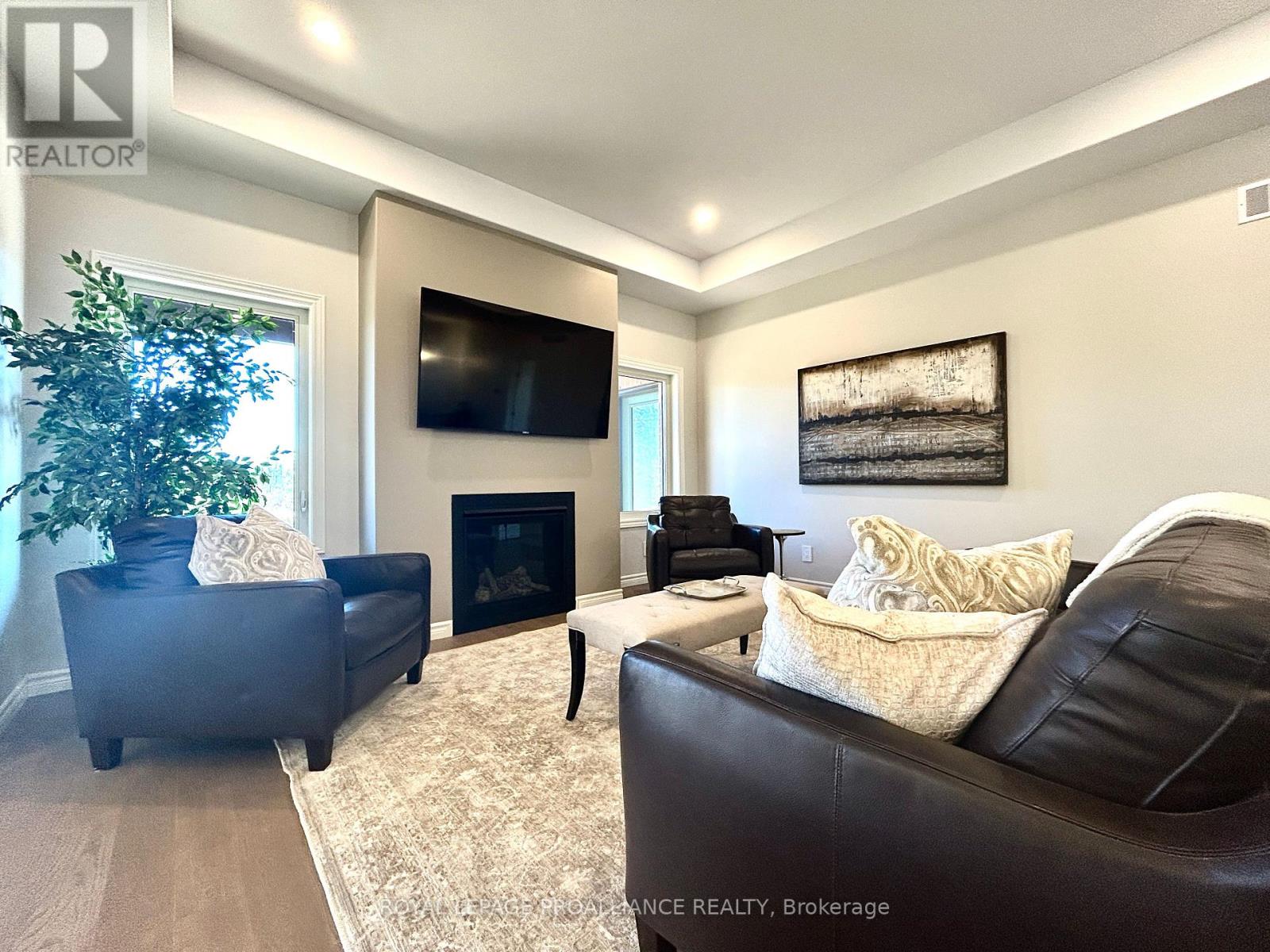 130 STONECREST BOULEVARD, Quinte West, Ontario