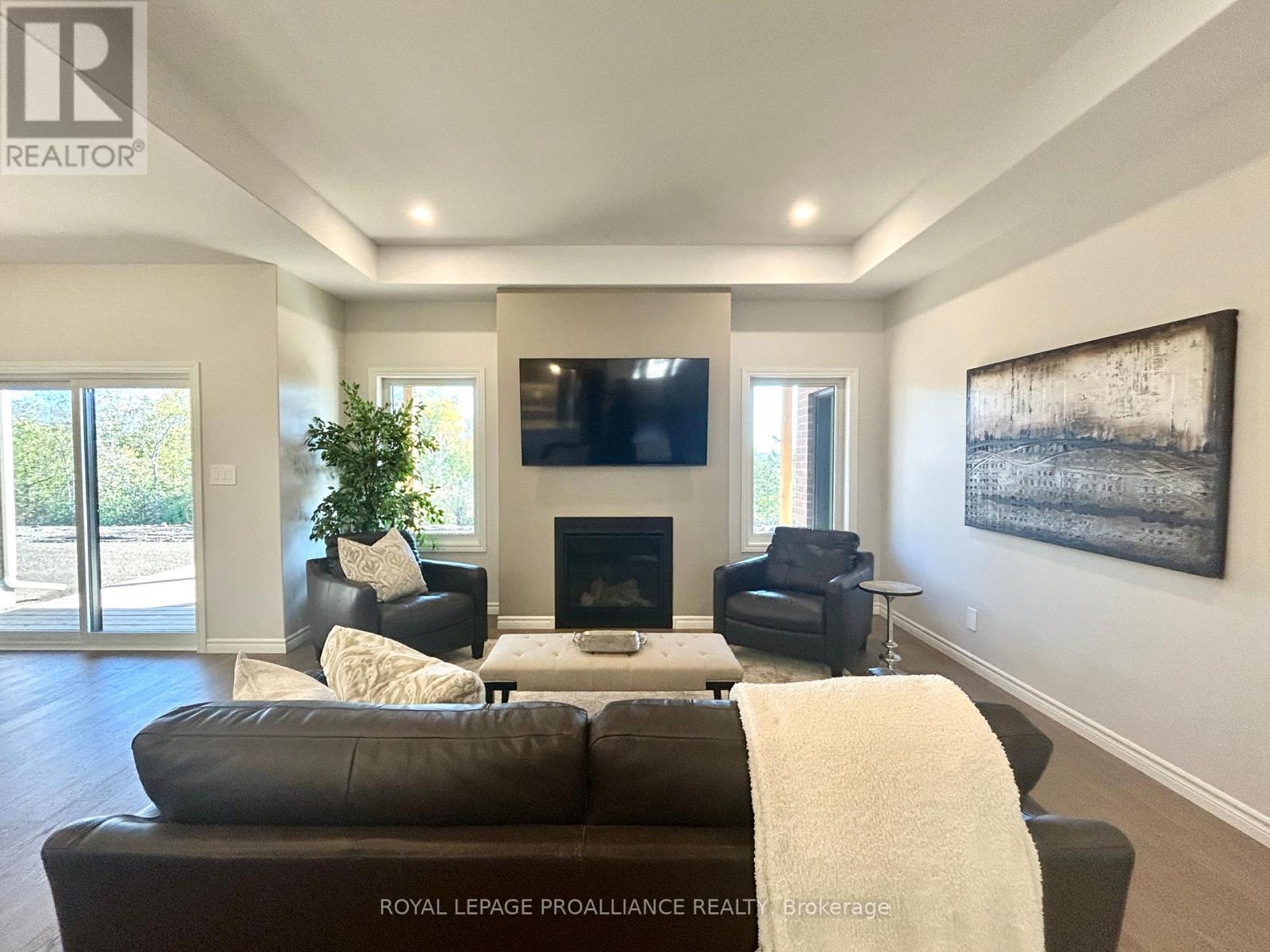 130 Stonecrest Boulevard, Quinte West, Ontario  K8R 0B4 - Photo 9 - X12714100