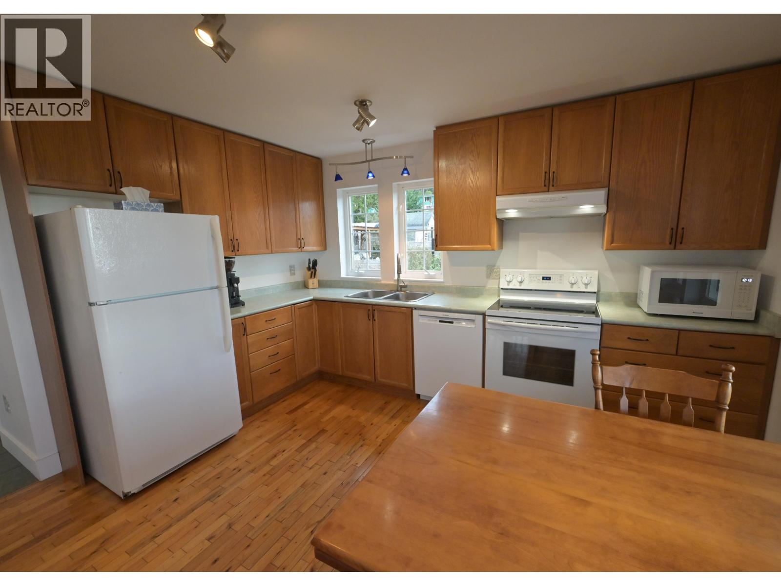 5160 Bay Road, Sechelt, British Columbia  V7Z 0G3 - Photo 17 - R3080213