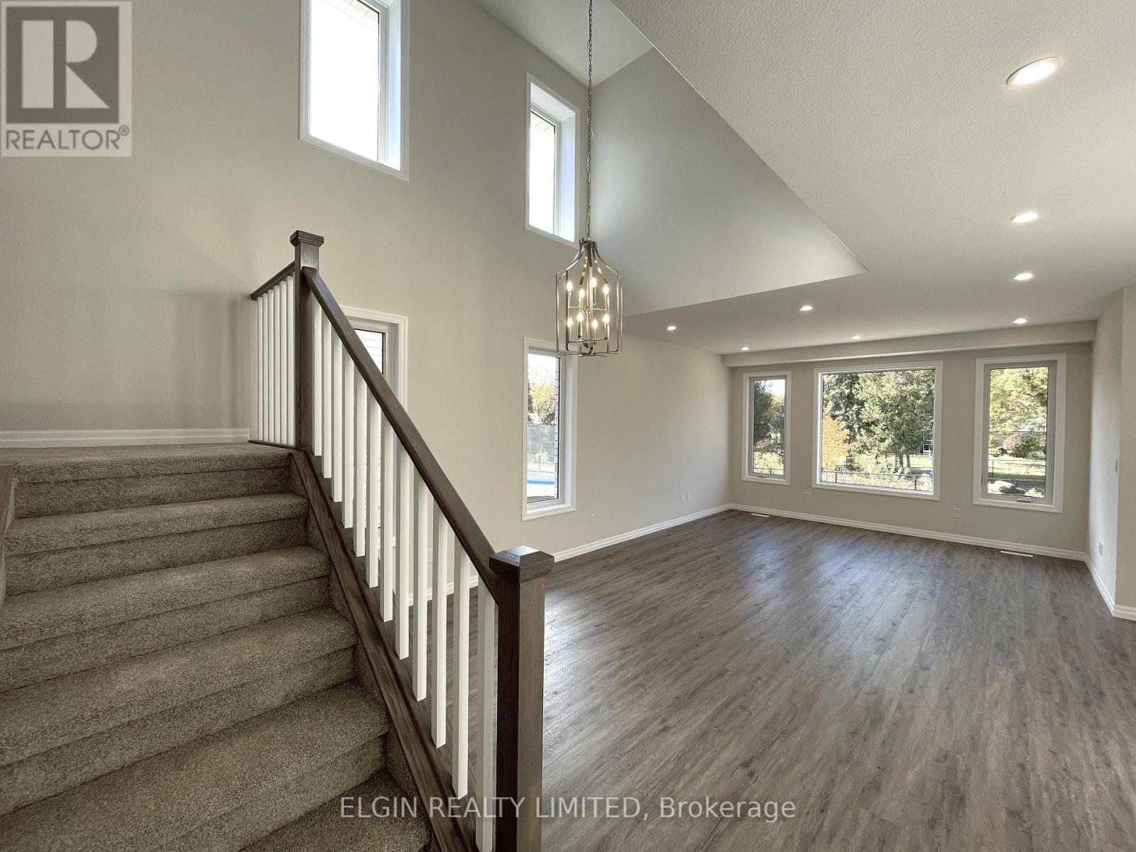 43 Lark Street, Tillsonburg, Ontario  N4G 0K8 - Photo 10 - X12714198