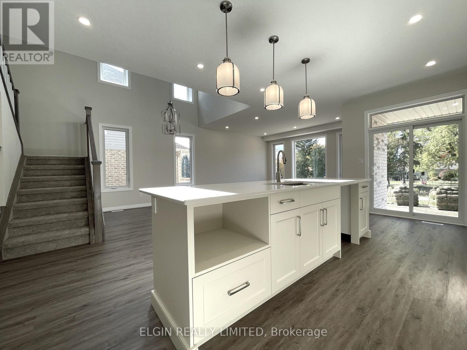 43 Lark Street, Tillsonburg, Ontario  N4G 0K8 - Photo 14 - X12714198