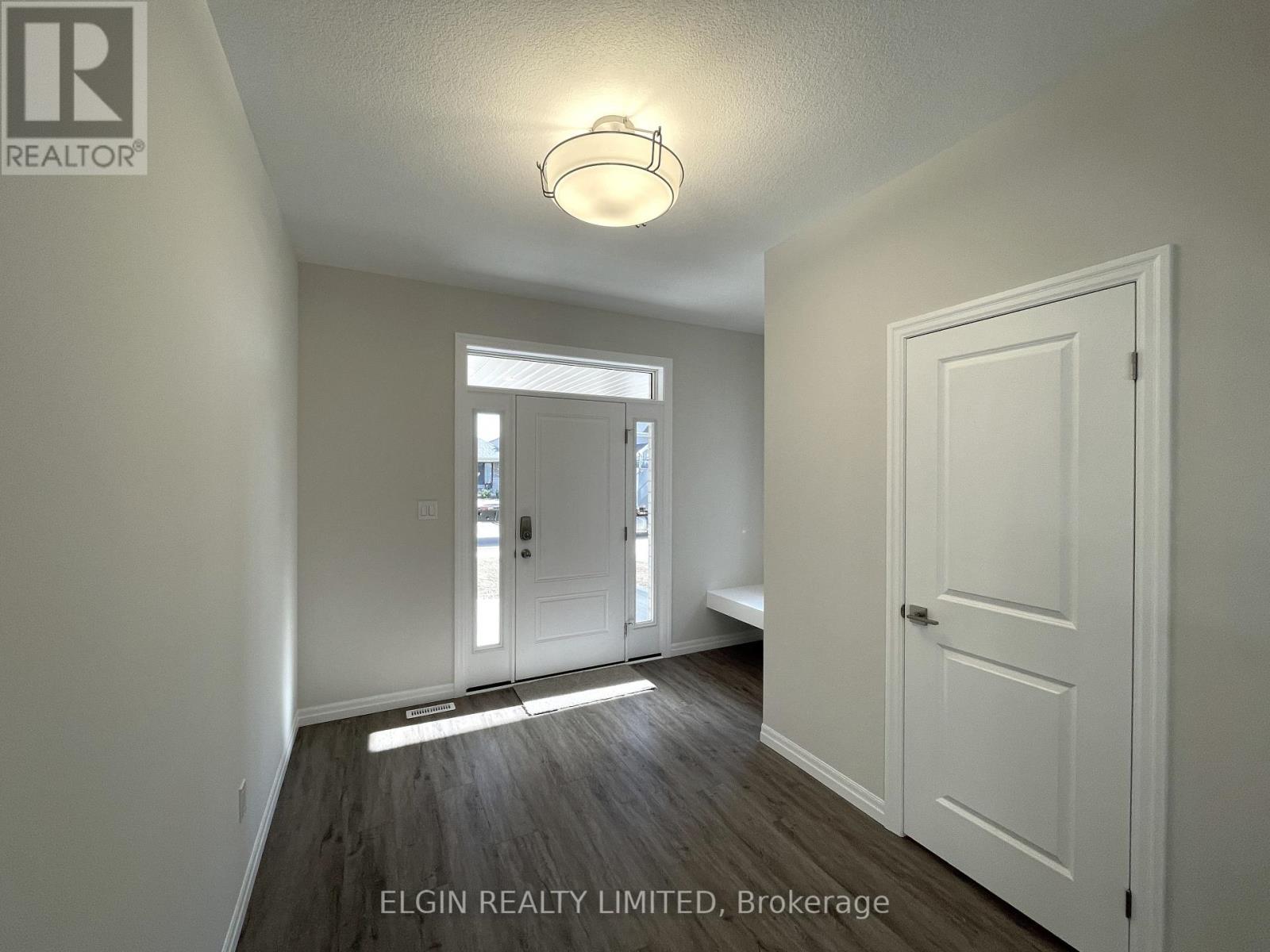 43 Lark Street, Tillsonburg, Ontario  N4G 0K8 - Photo 4 - X12714198