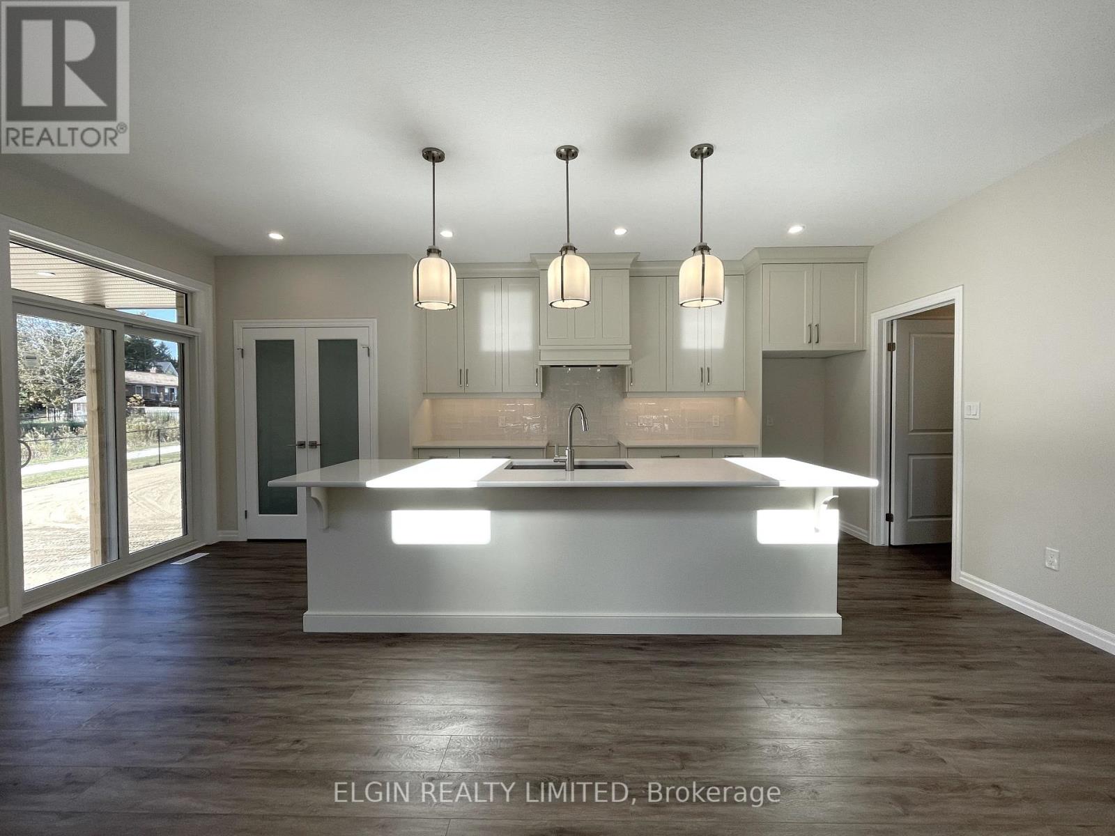 43 Lark Street, Tillsonburg, Ontario  N4G 0K8 - Photo 6 - X12714198