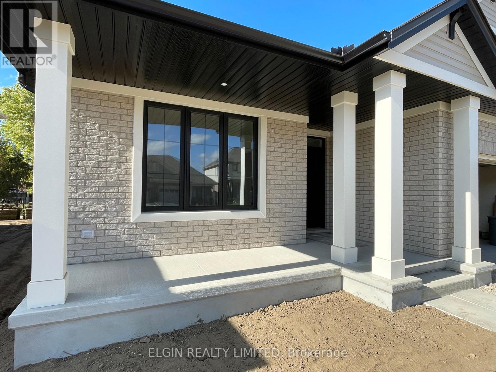 45 Lark Street, Tillsonburg, Ontario  N4G 0K8 - Photo 3 - X12714202