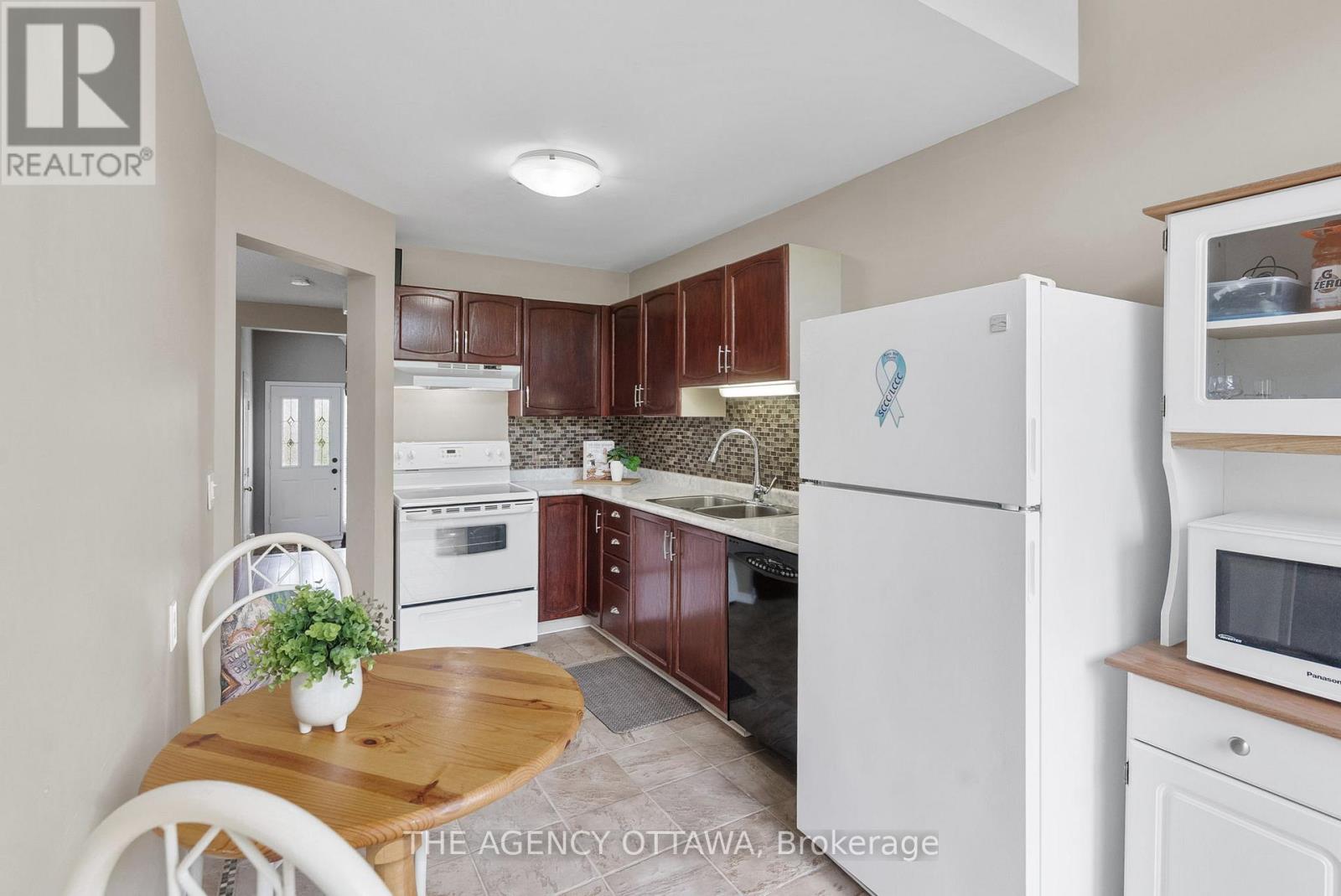 55 Springcreek Crescent, Ottawa, Ontario  K2M 2M2 - Photo 13 - X12714114