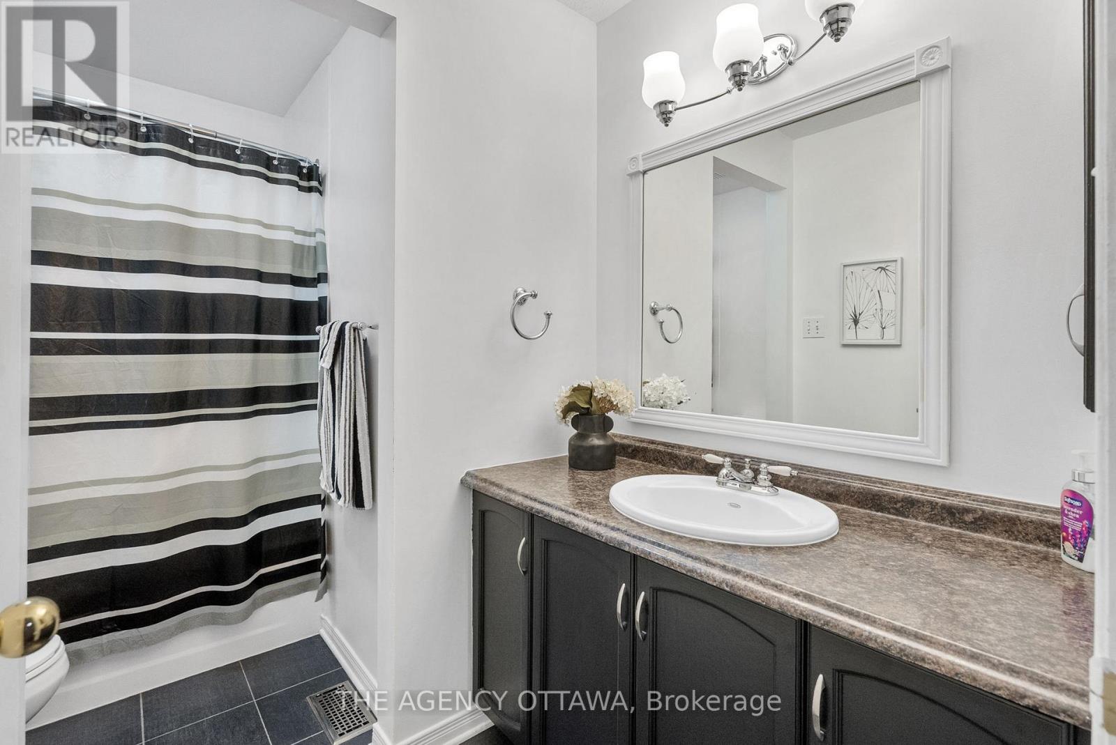 55 Springcreek Crescent, Ottawa, Ontario  K2M 2M2 - Photo 18 - X12714114