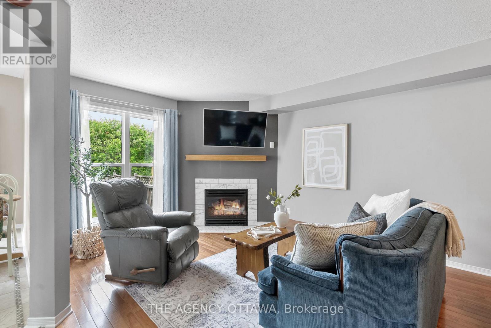 55 Springcreek Crescent, Ottawa, Ontario  K2M 2M2 - Photo 5 - X12714114