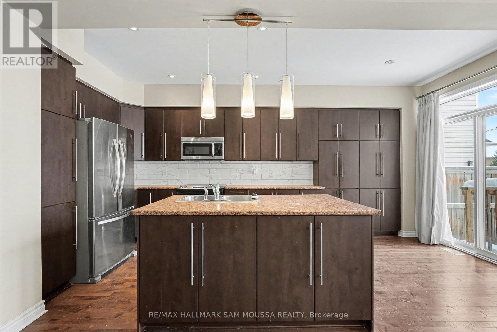 763 Bowercrest Crescent, Ottawa, Ontario  K1V 2K3 - Photo 3 - X12714122