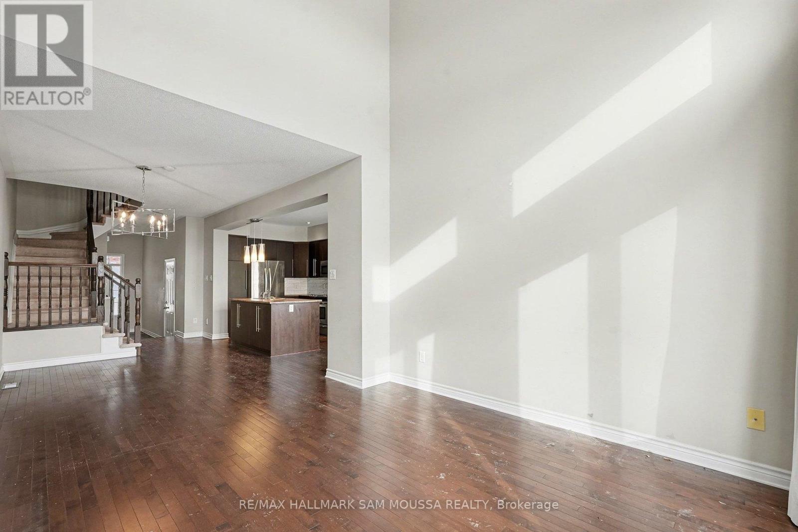 763 Bowercrest Crescent, Ottawa, Ontario  K1V 2K3 - Photo 4 - X12714122