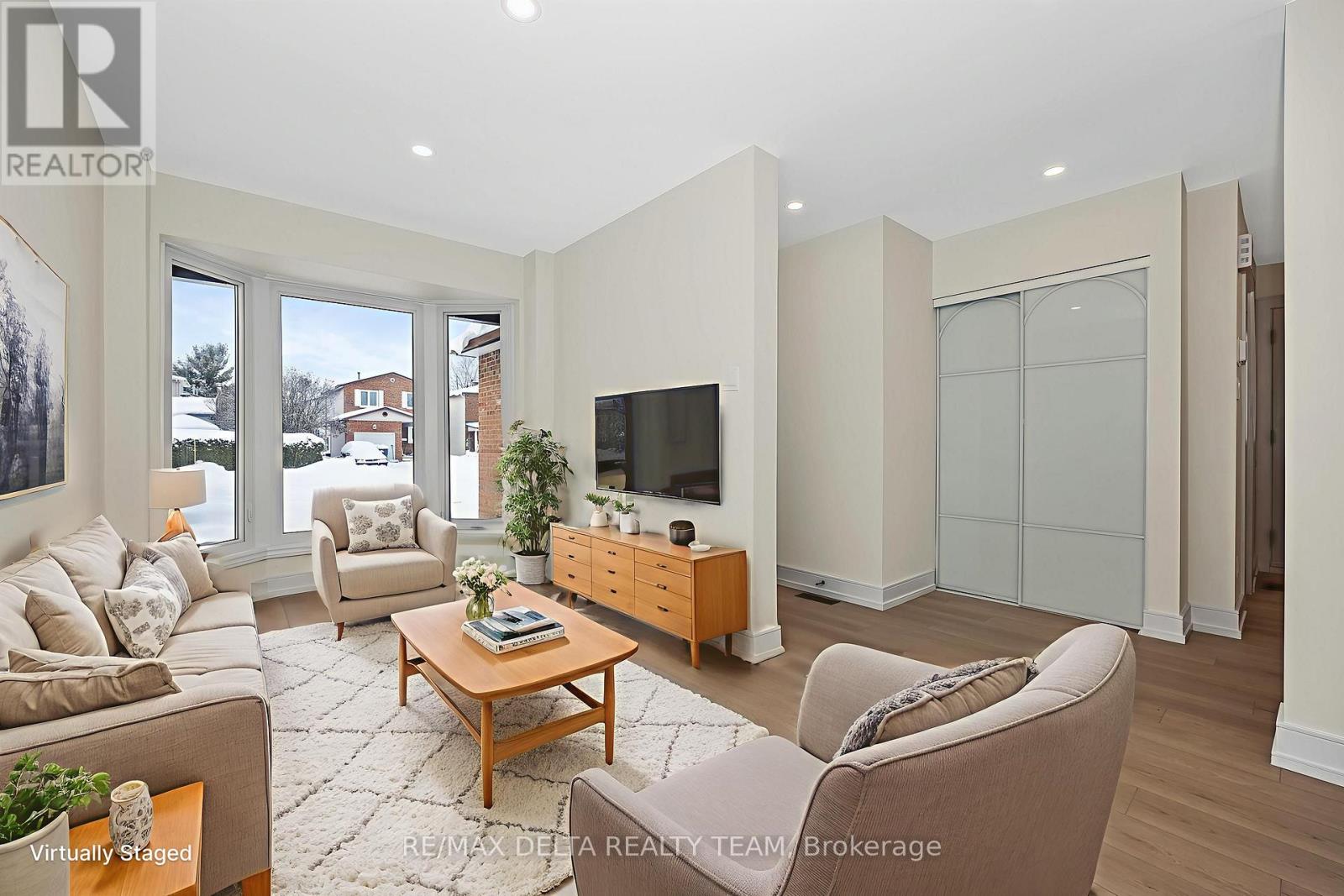 1843 Brousseau Crescent, Ottawa, Ontario  K1C 2Y5 - Photo 5 - X12714182