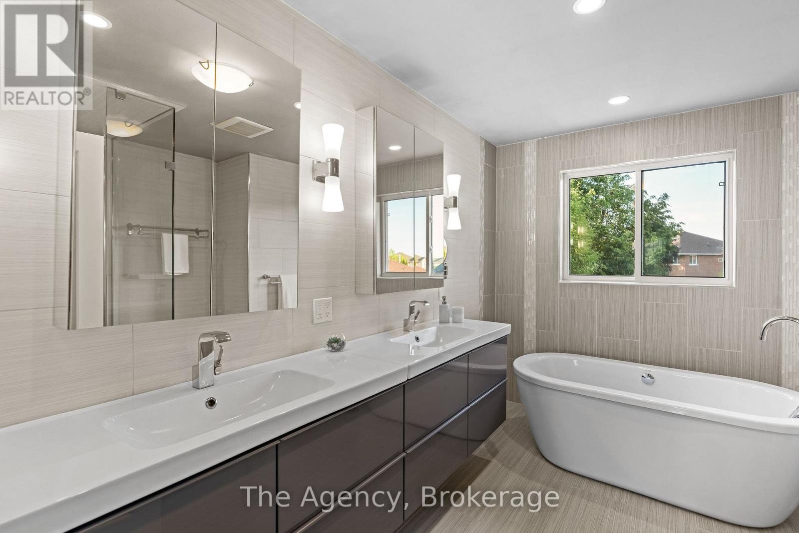 7 Higgin Court, Barrie (Edgehill Drive), Ontario  L4N 0R1 - Photo 20 - S12714032