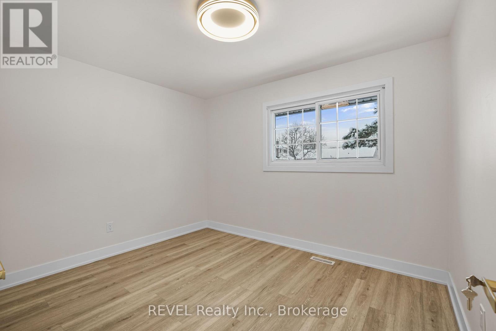 26 Cullen Drive, St. Catharines (Glendale/glenridge), Ontario  L2T 3H1 - Photo 17 - X12714024