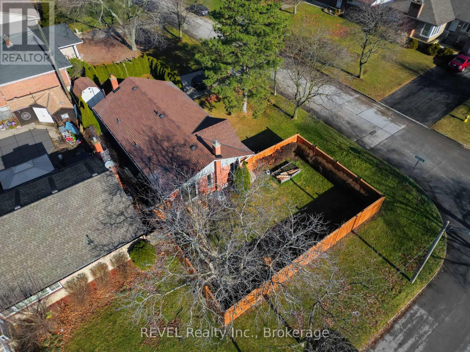 26 Cullen Drive, St. Catharines (Glendale/glenridge), Ontario  L2T 3H1 - Photo 32 - X12714024