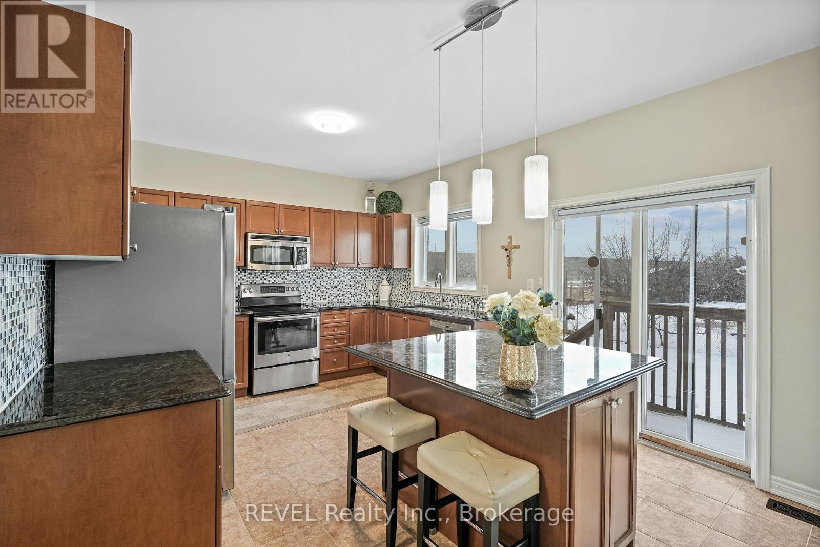 44 Sidare Court, Grimsby (Grimsby Beach), Ontario  L3M 4E8 - Photo 13 - X12714028