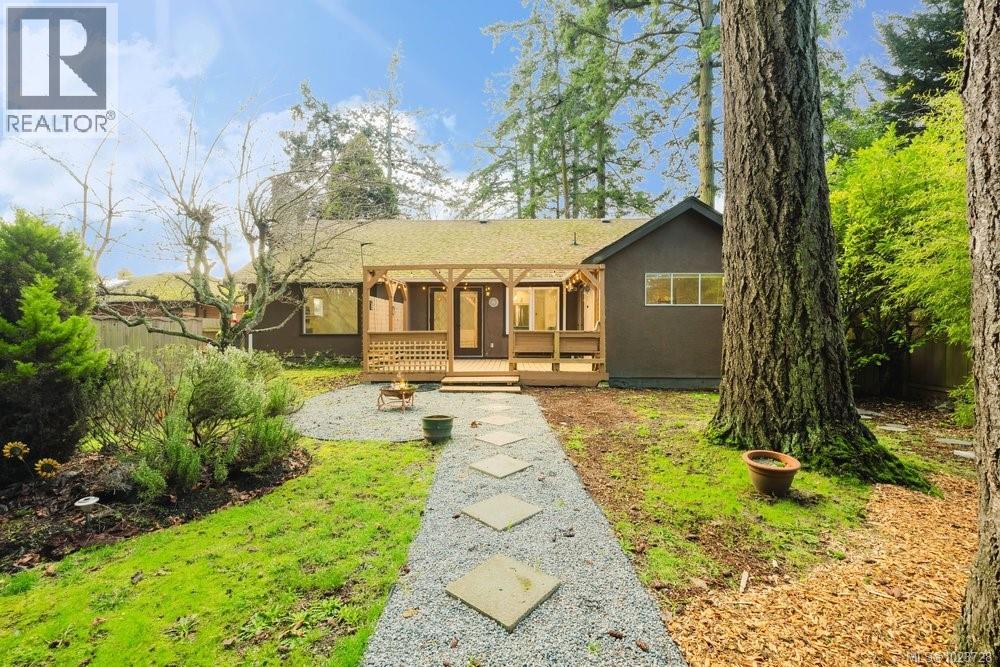 4815 Cordova Bay Rd, Saanich, British Columbia  V8Y 2J8 - Photo 38 - 1023728