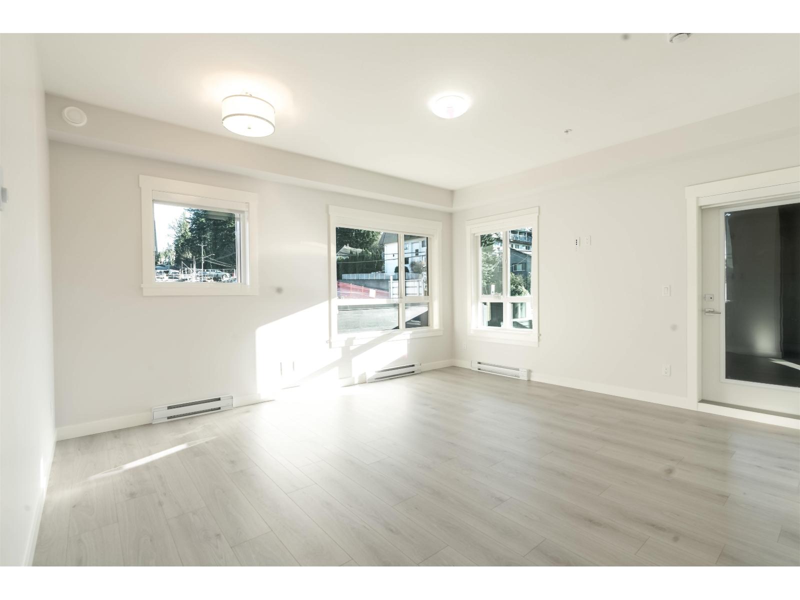 217 33886 Pine Street, Abbotsford, British Columbia  V2S 0N9 - Photo 3 - R3080859