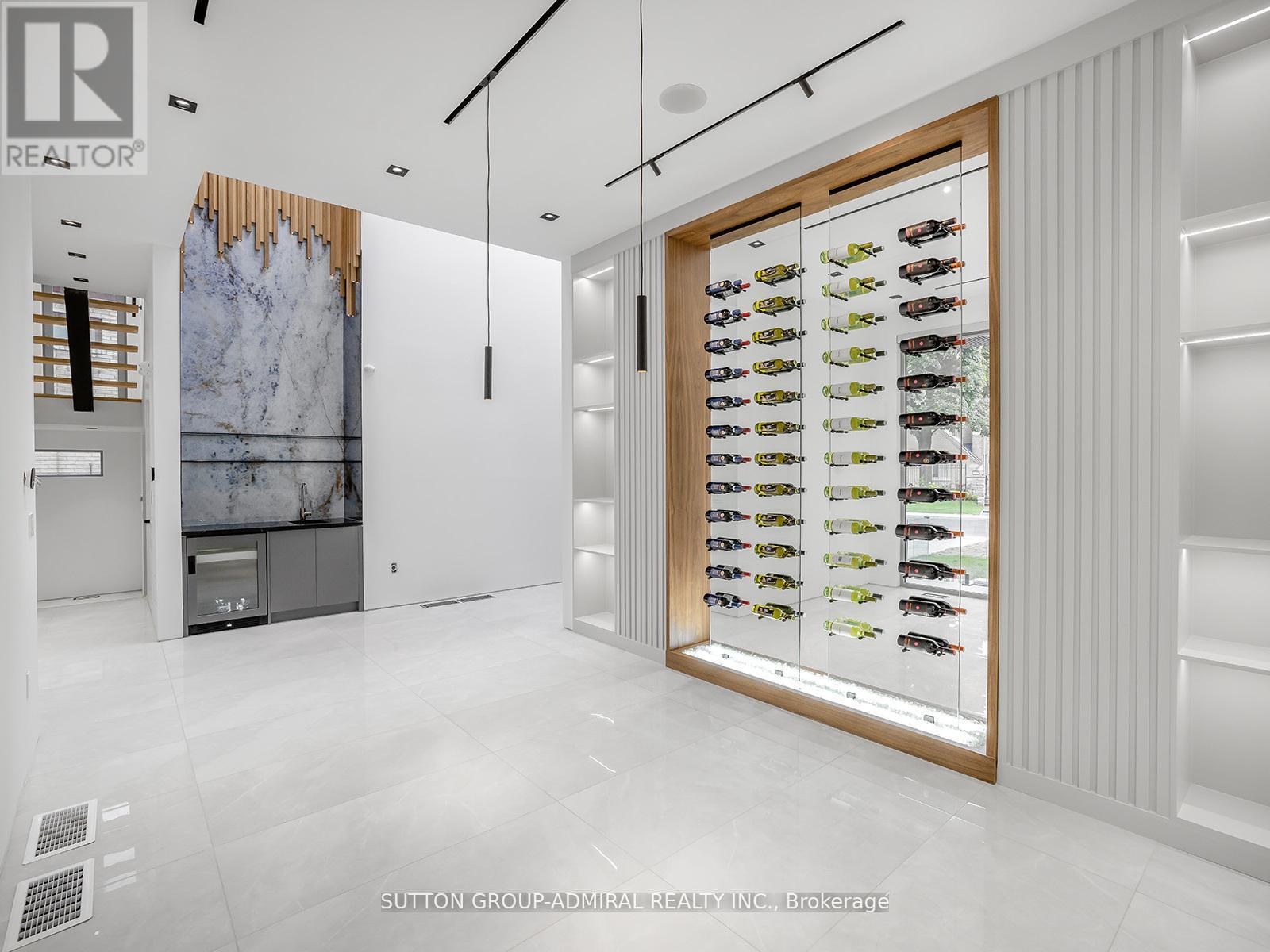 157 Old Forest Hill Road, Toronto, Ontario  M5N 2N7 - Photo 8 - C12713974