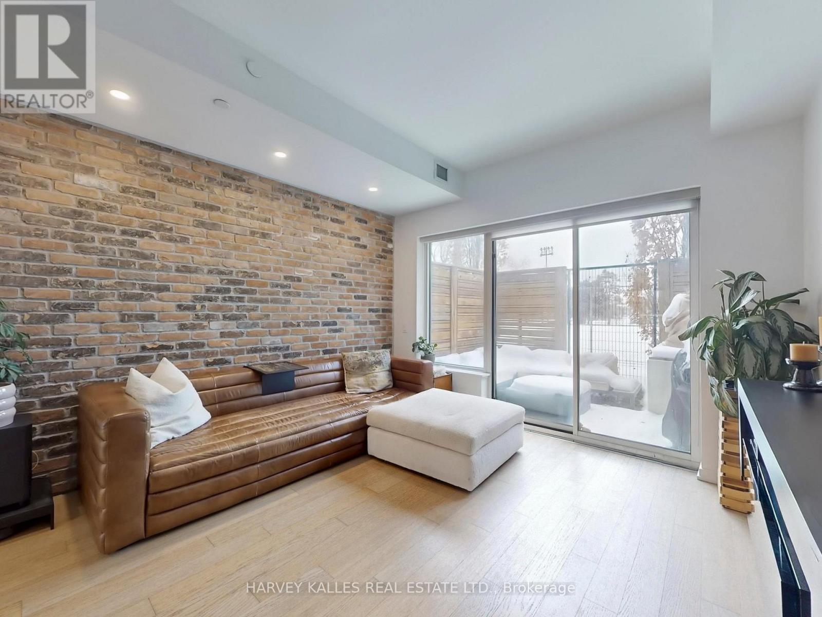 Th111 - 138 St Helens Avenue, Toronto, Ontario  M6H 0B8 - Photo 2 - C12713986