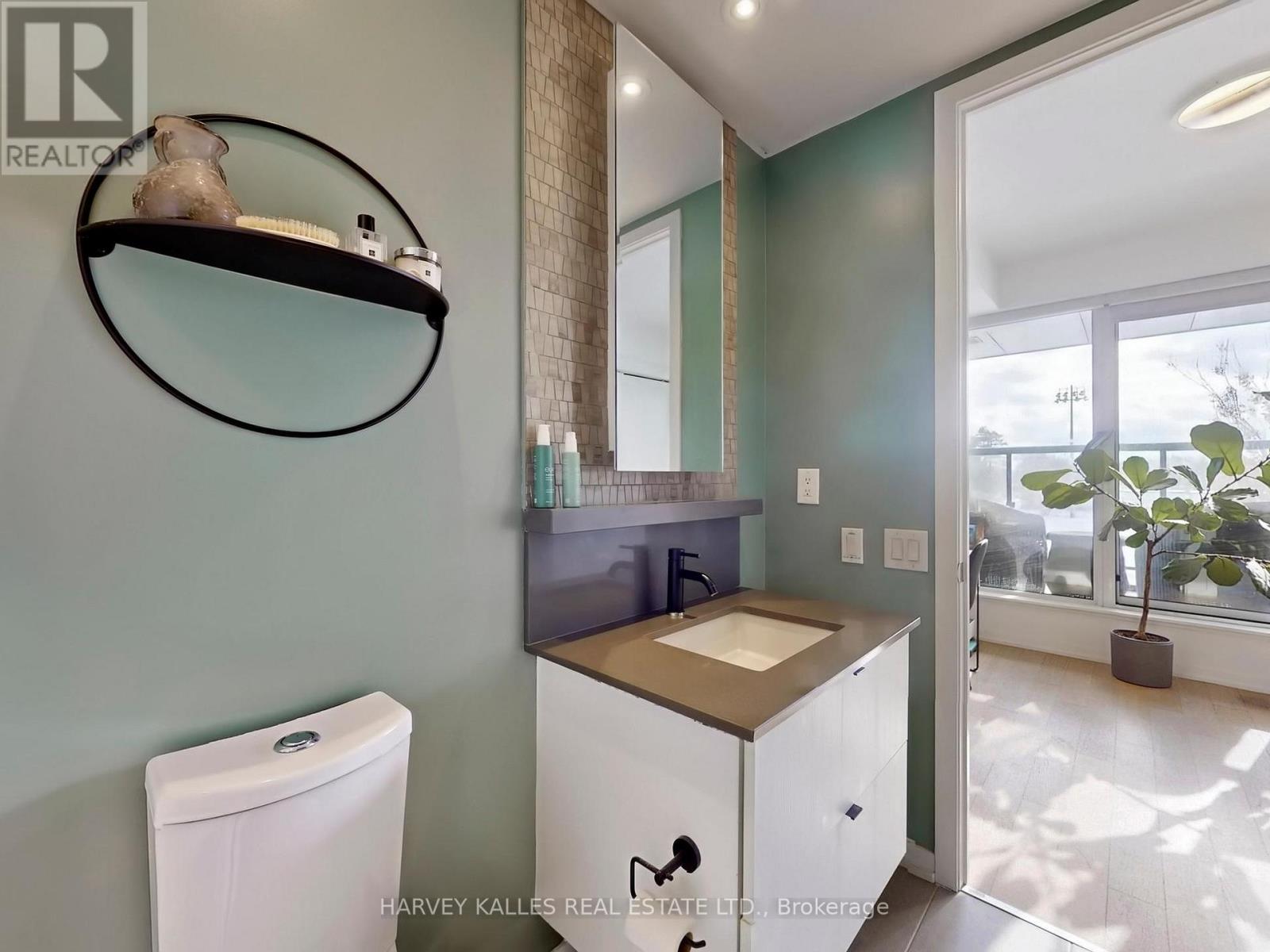 Th111 - 138 St Helens Avenue, Toronto, Ontario  M6H 0B8 - Photo 32 - C12713986