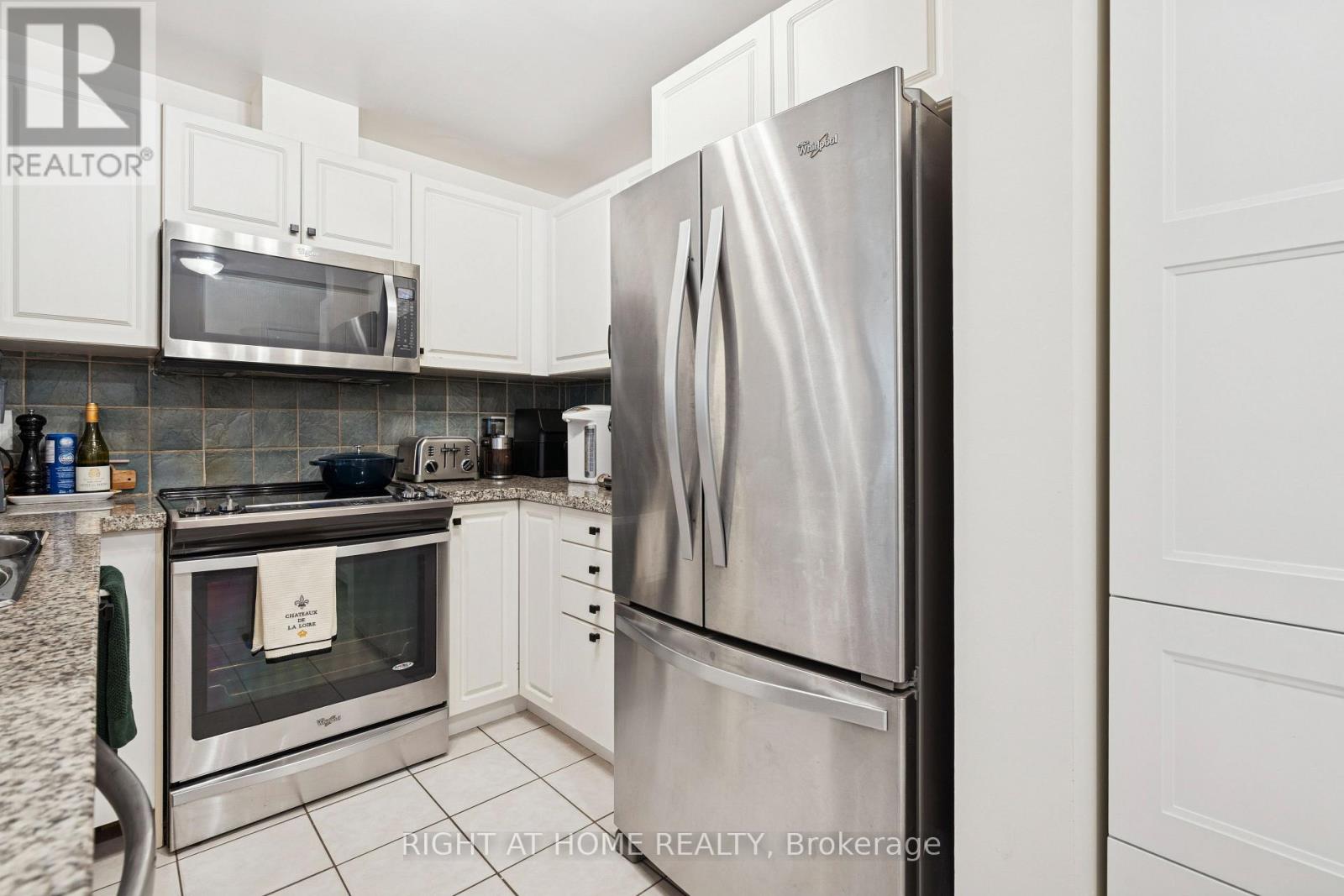 A30 - 108 Finch Avenue W, Toronto, Ontario  M2N 6W6 - Photo 14 - C12714120