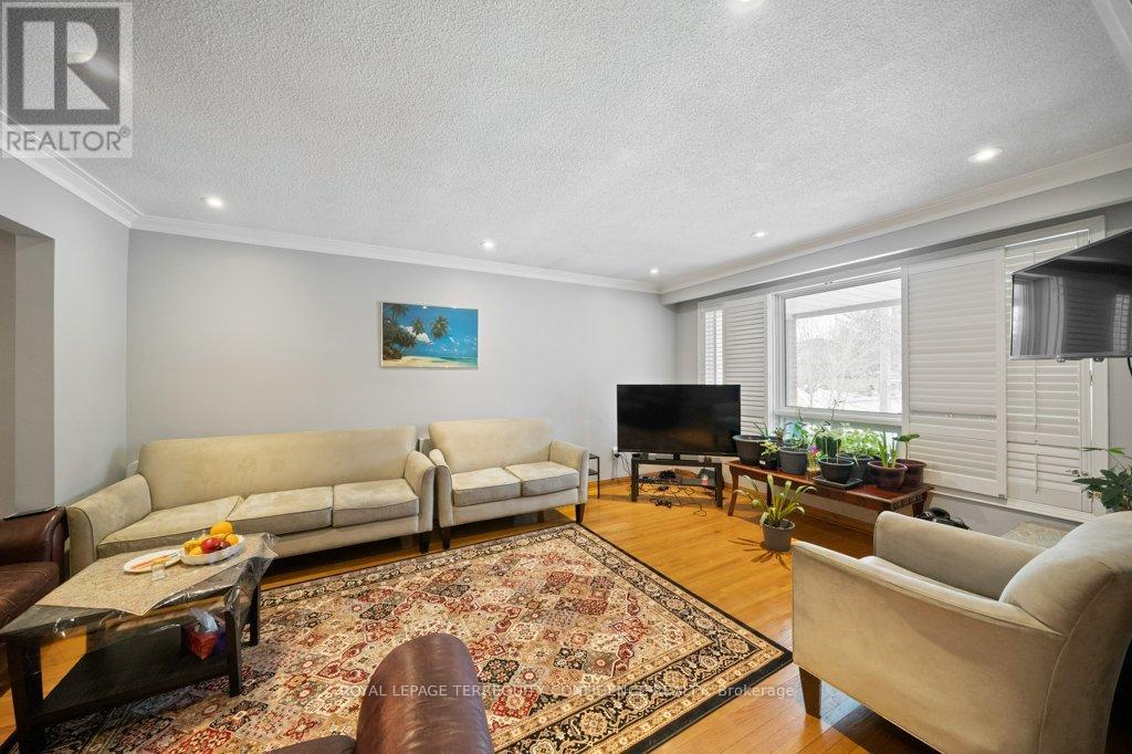 473 Hounslow Avenue, Toronto, Ontario  M2R 1H9 - Photo 4 - C12714164