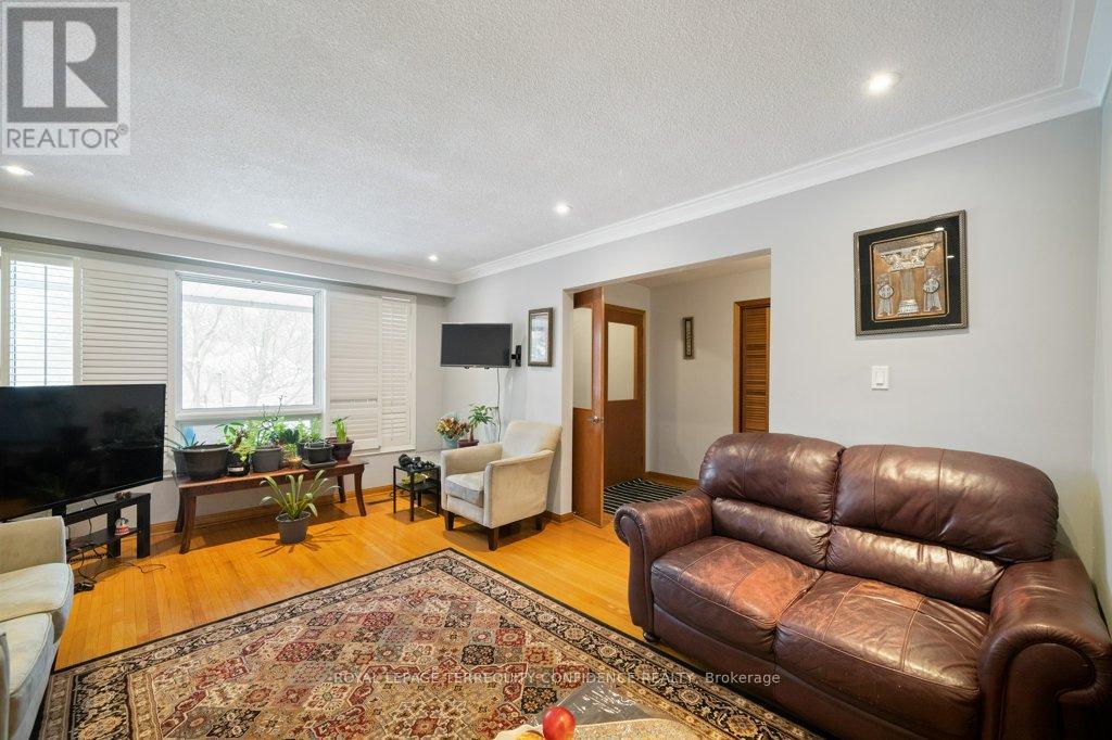 473 Hounslow Avenue, Toronto, Ontario  M2R 1H9 - Photo 5 - C12714164