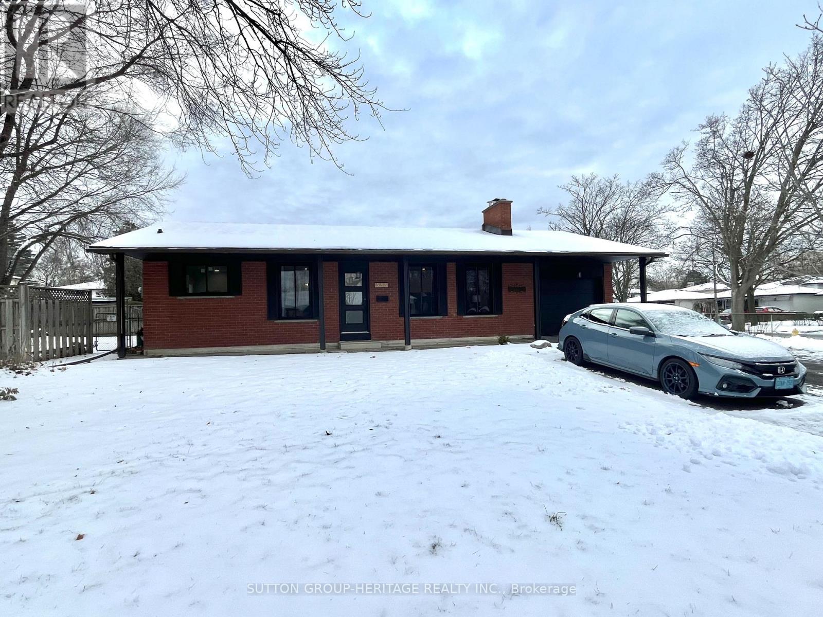 955 Hawthorne Court, Oshawa, Ontario  L1H 2H4 - Photo 1 - E12714162